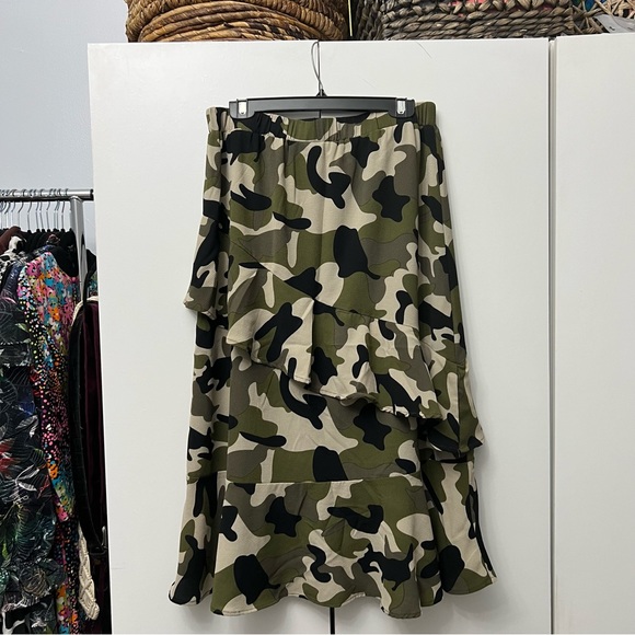 ASOS Black Green & Khaki Camo Midi Asymmetrical Tiered Ruffle Warp Skirt Sz L - Picture 6 of 14